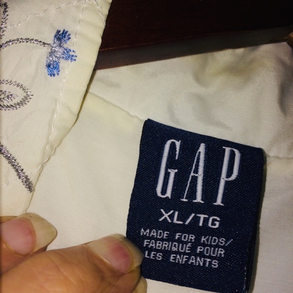 Girls size XL GAP 4 season vest.Great layering for extra warmth. - Picture 6 of 7